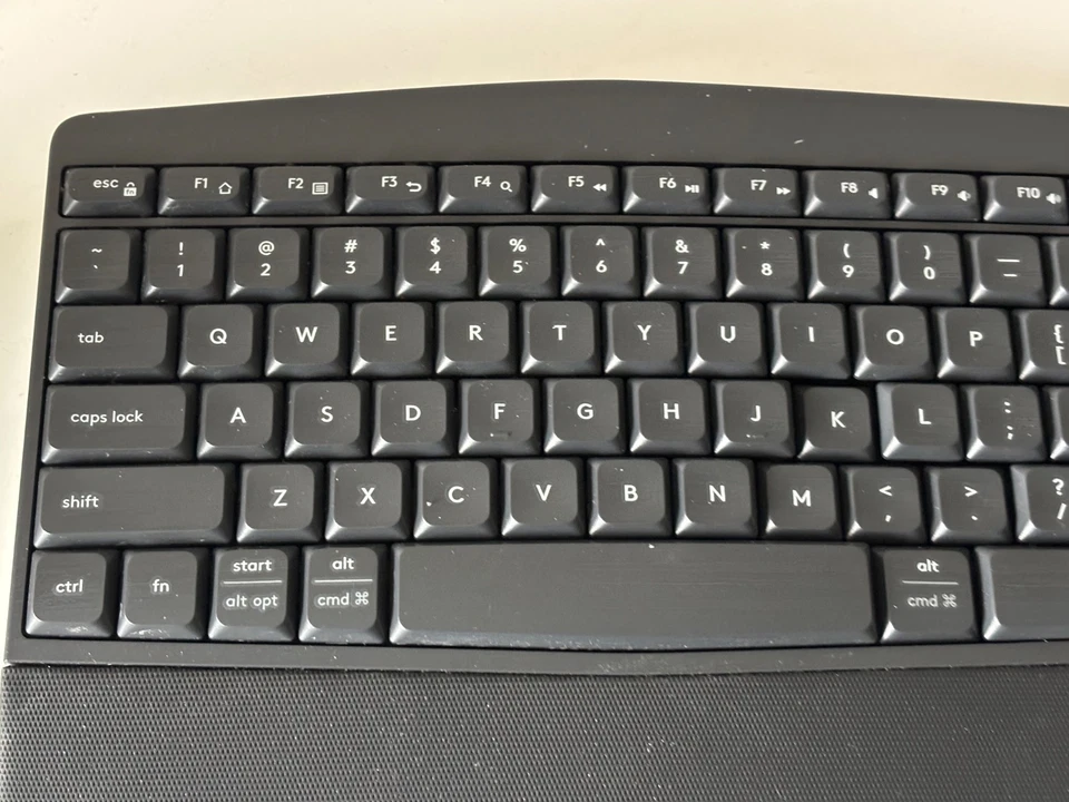 Teclado y mouse inalámbricos Logitech 920-008219-PB-RC MK850 - negro Foto 2 de 4