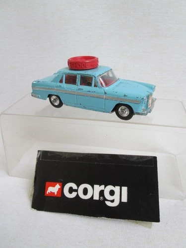 CORGI VINTAGE DIECAST MODEL - 236 - AUSTIN A60 DE LUXE - DRIVING SCHOOL CAR