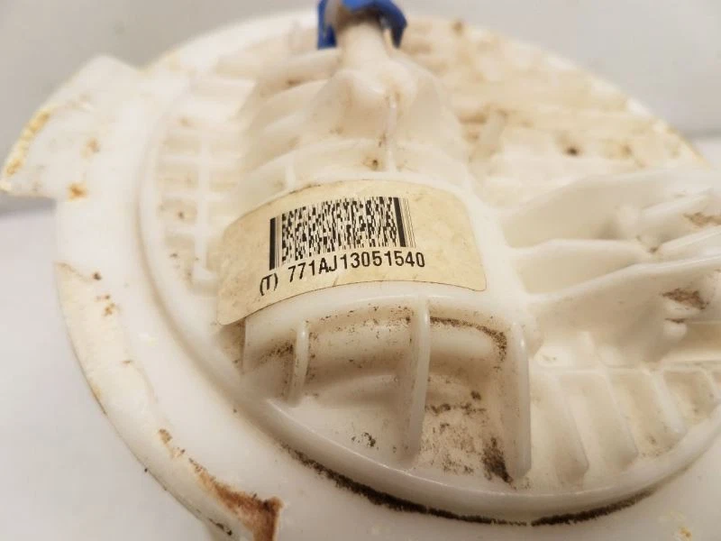 2005-07 Chrysler Town & Country (3.8L / LWB) Fuel Pump Assembly - Image 3 of 4