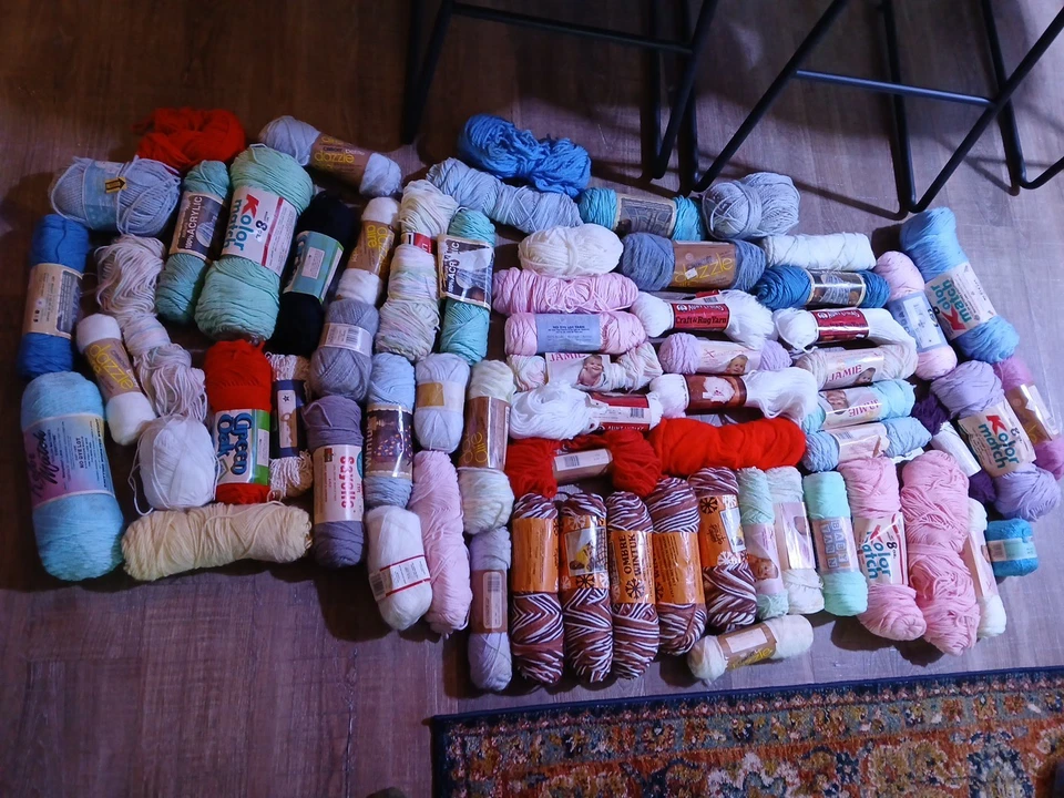 HUGE Yarn Lot Caron Jack Frost Baby Yarn Kolor Match Aunt Lydia VTG Mixed Color  - Image 2 of 4