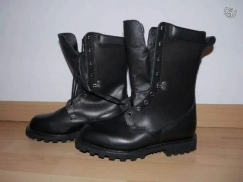 Brodequins militaires de collection
