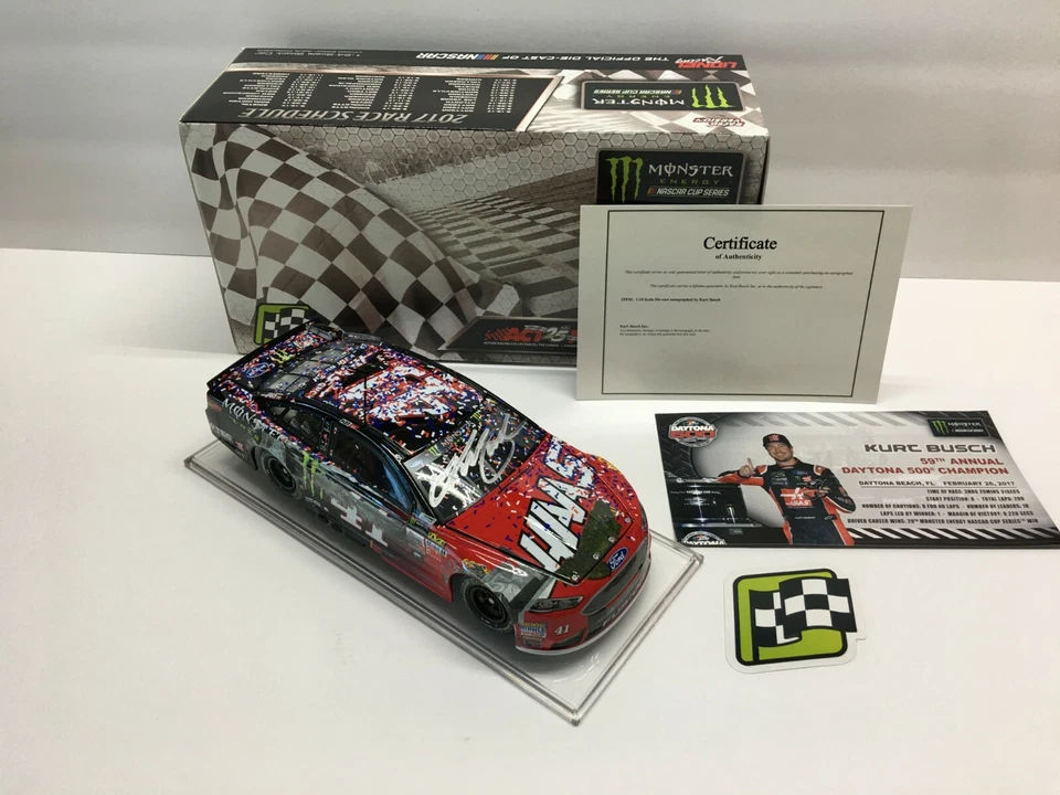 NASCAR DIECAST AUTOGRAFIADO POR KURT BUSCH #41 HAAS / MONSTER DAYTONA 500 WIN 1/24 Foto 4 de 4