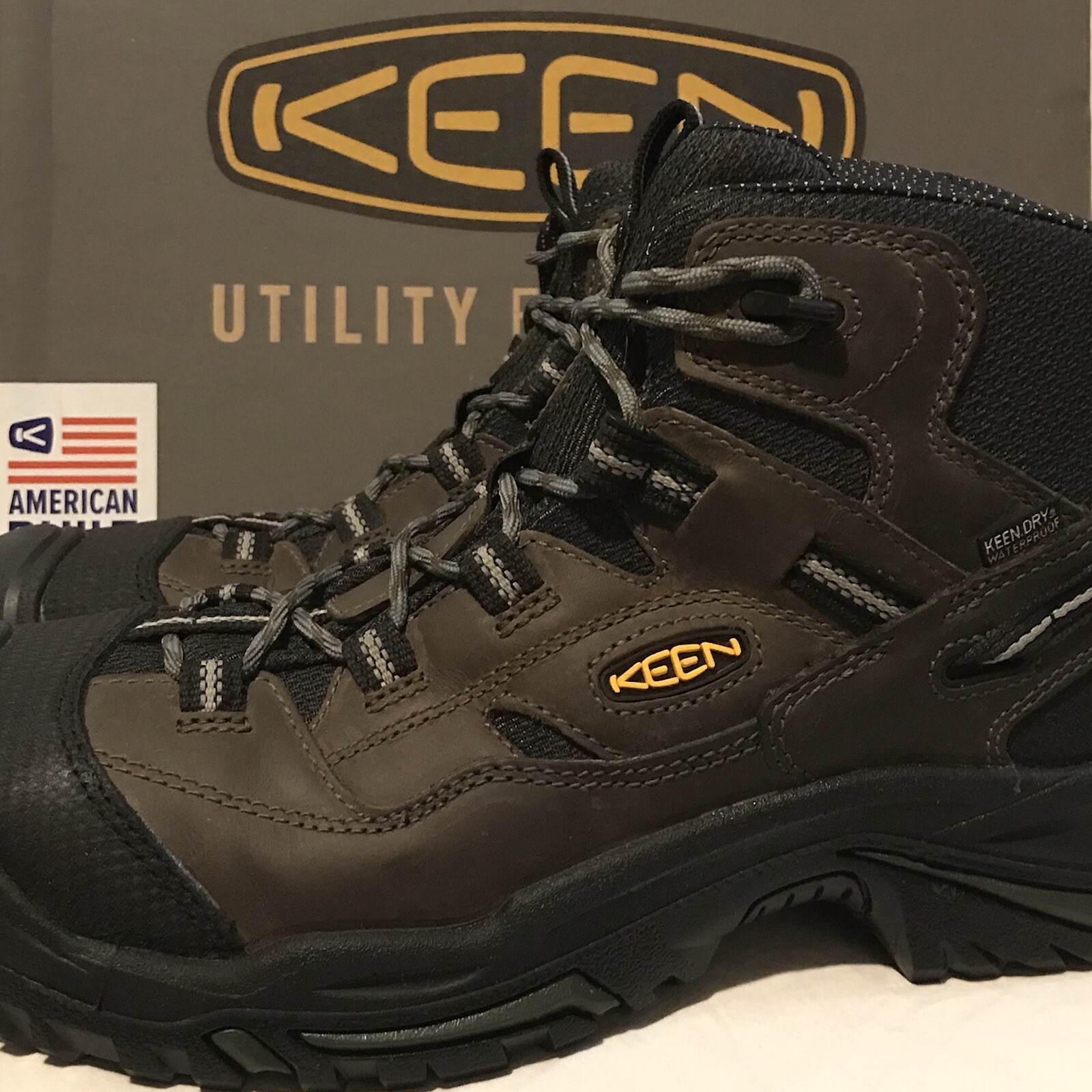 Stivali da lavoro NUOVI KEEN Utility da uomo taglia 10 M Braddock punta in acciaio WP 1011243 USA