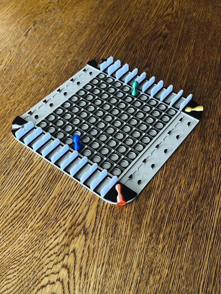 Wall Chess Strategy Board Game – Modern & Stylish - Travel Edition - Image 4 of 4