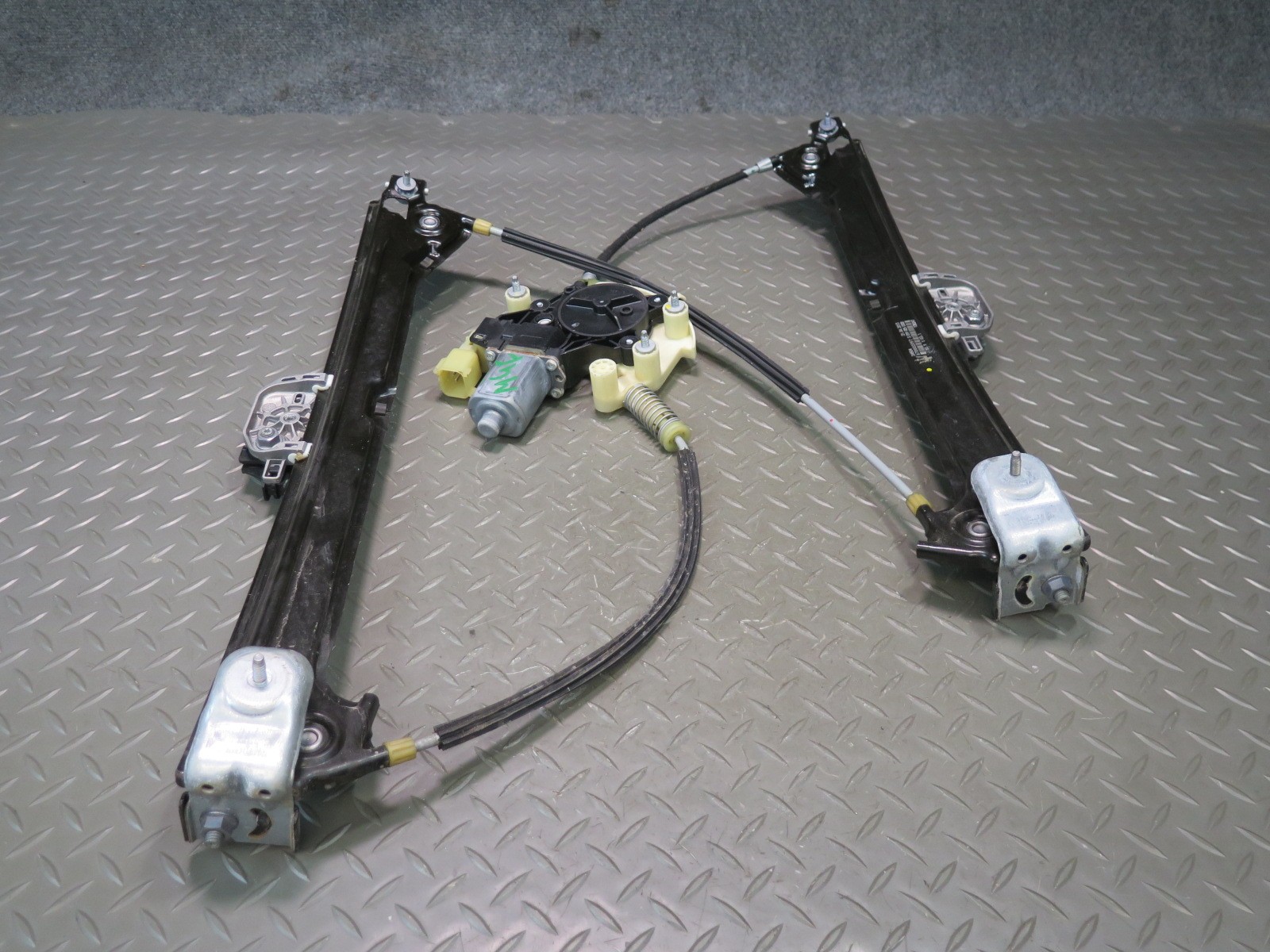 2014-2020 MASERATI GHIBLI M157 FRONT RIGHT PASS DOOR WINDOW REGULATOR W/ MOTOR