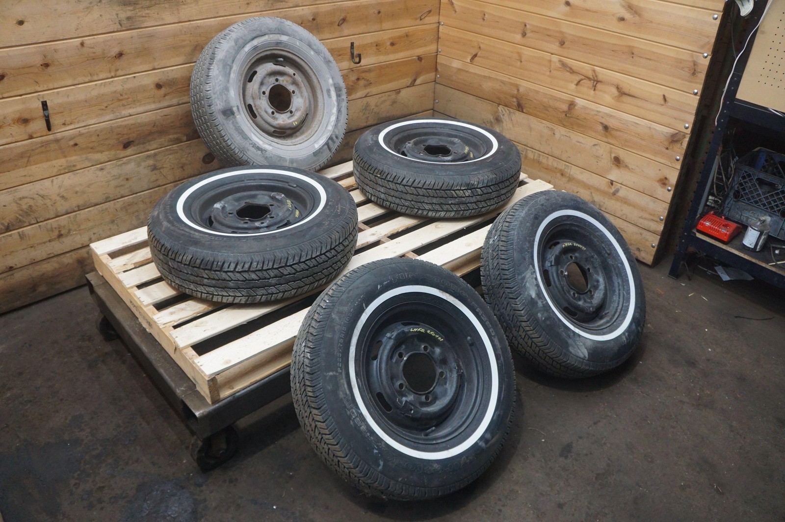 Set 5 15x6" Inch Steel 5 Lug Wheel Rim Tire OEM Rolls Royce Silver Shadow 1973