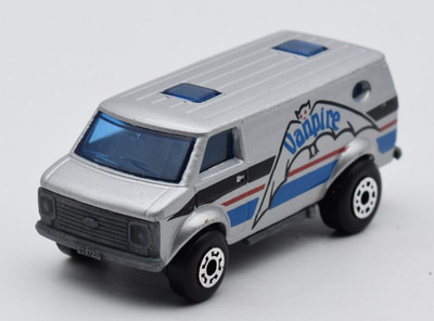 Matchbox Superfast MB68 Chevrolet Chevy Van silber-grau Vanpire. Lesney England