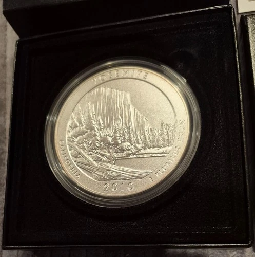2010-P YOSEMITE Park America The Beautiful 5 OZ Silver Uncirculated Coin  OGP