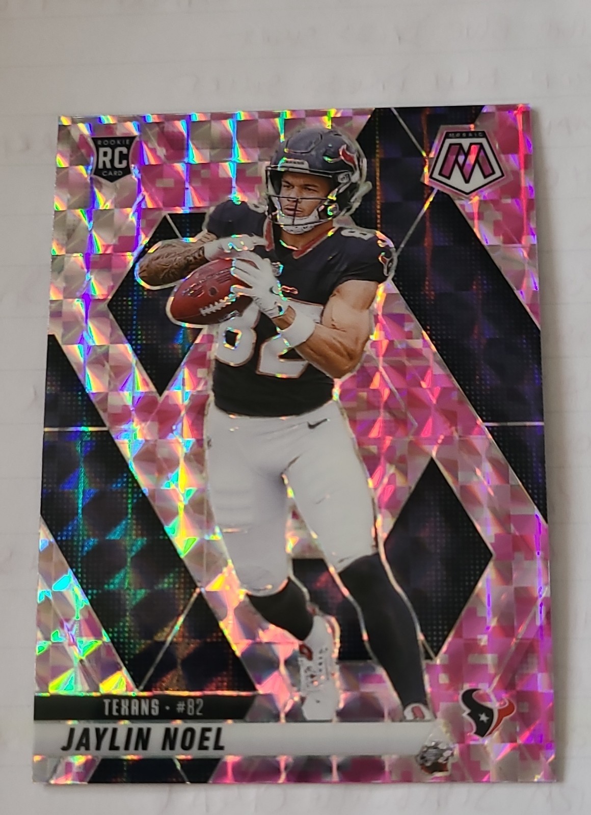 2025 Panini Mosaic - Rookies Jaylin Noel #373 Camo Pink Mosaic Prizm (RC)