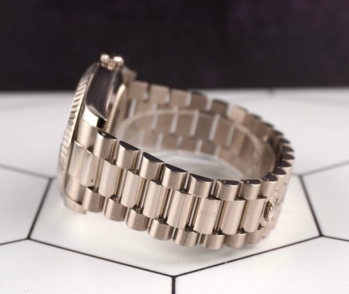 Rolex Day-Date 41 President 18k White Gold Men's Watch Roman Dial 218239 - 第 4/10 張圖片