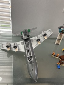 LEGO City cargo terminal 60022 Incomplete