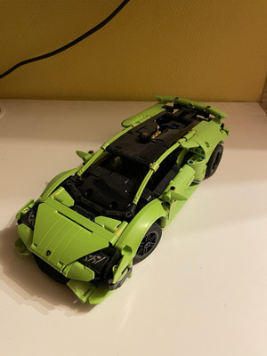 LEGO TECHNIC: Lamborghini Huracán Tecnica (42161)