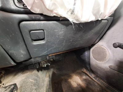 2002 Chevy Silverado 2500 Glove Box Front Dash Lid Door OEM Assembly