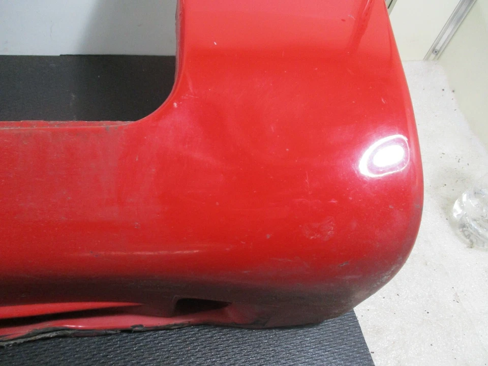 Subaru SVX 1996 faldón lateral del pasajero delantero derecho panel basculante (rojo-559) (defectos) Foto 4 de 4