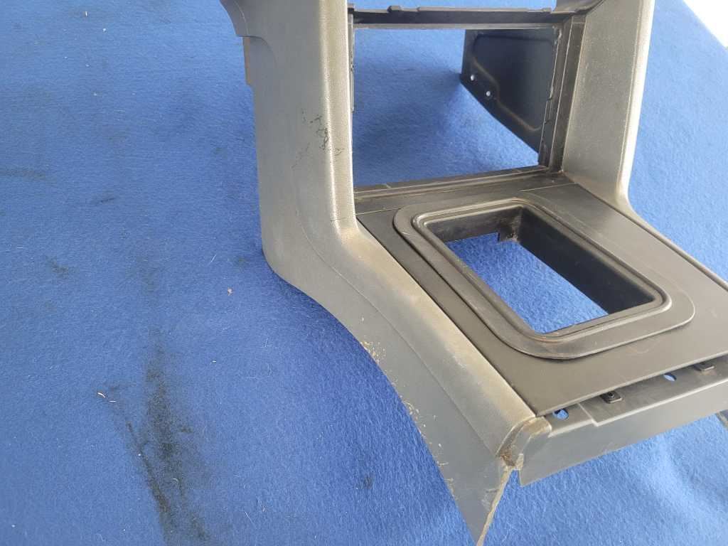 1990 Ford Mustang GT Mclaren Convertible Front Console Bezel Radio 2603