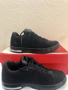 black jordans youth