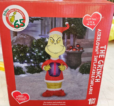 Gemmy 4ft Tall Dr. Seuss Grinch w/ Present Christmas Inflatable