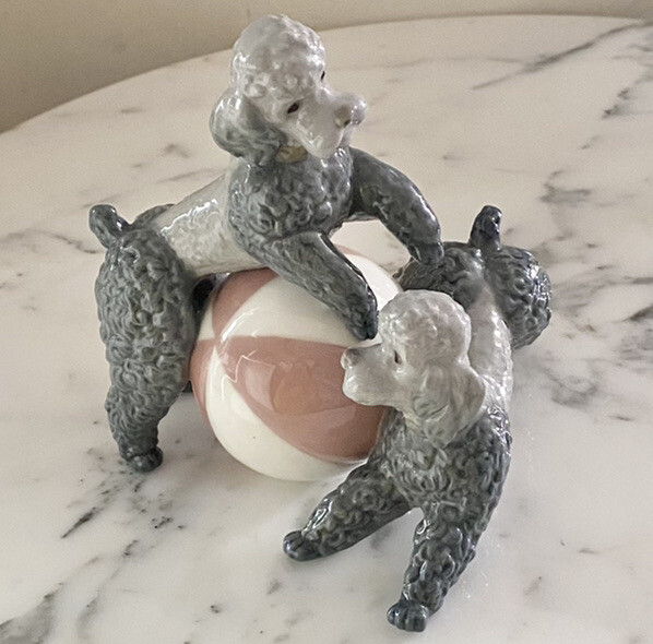 Lladro Playful Dogs Poodle Dog 1258 Ball Playful Puppy Figurine | eBay