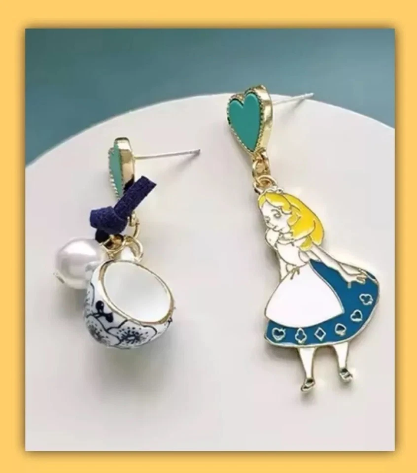 Betsey Johnson Alice In Wonderland Asymmetric Dangle Heart Stud Earrings NWT - Image 4 of 4