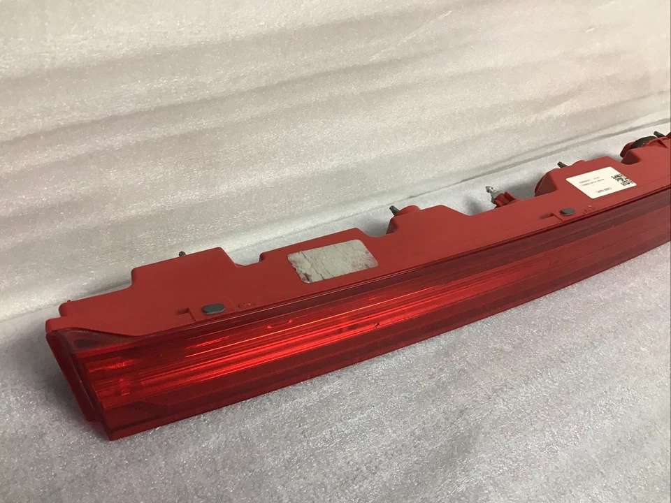 Luz trasera central Lincoln MKZ 2015-2019 OEM LED TERCER FRENO MALETERO PUERTA LEVADIZA LÁMPARA Foto 2 de 4