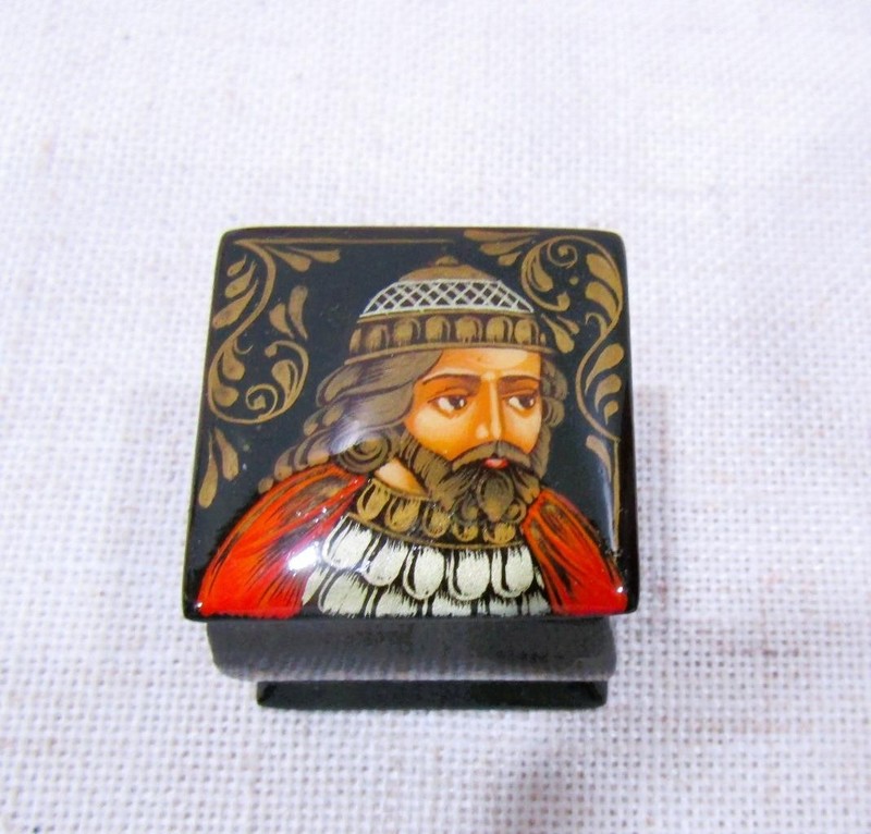 Vintage Russian Lacquer Miniature Box   Portrait of Prince Dmitry Donskoy