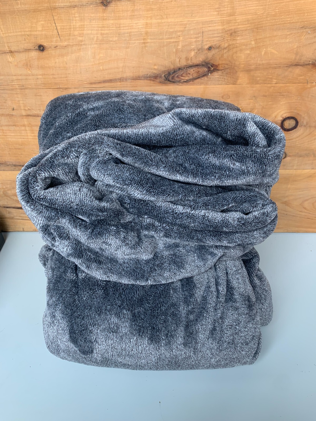 NEW Berkshire Life EcoSoft Plush Polyester Blanket Queen King Blue