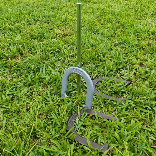 Portable Outdoor Horseshoe Set includes 4 Professional Solid Steel Horseshoes - Picture 6 of 7