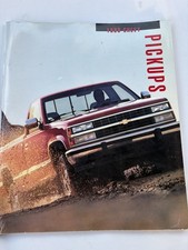 Original 1993 Chevrolet Pickup Truck Sales Brochure Full Size S-10 Cheyenne