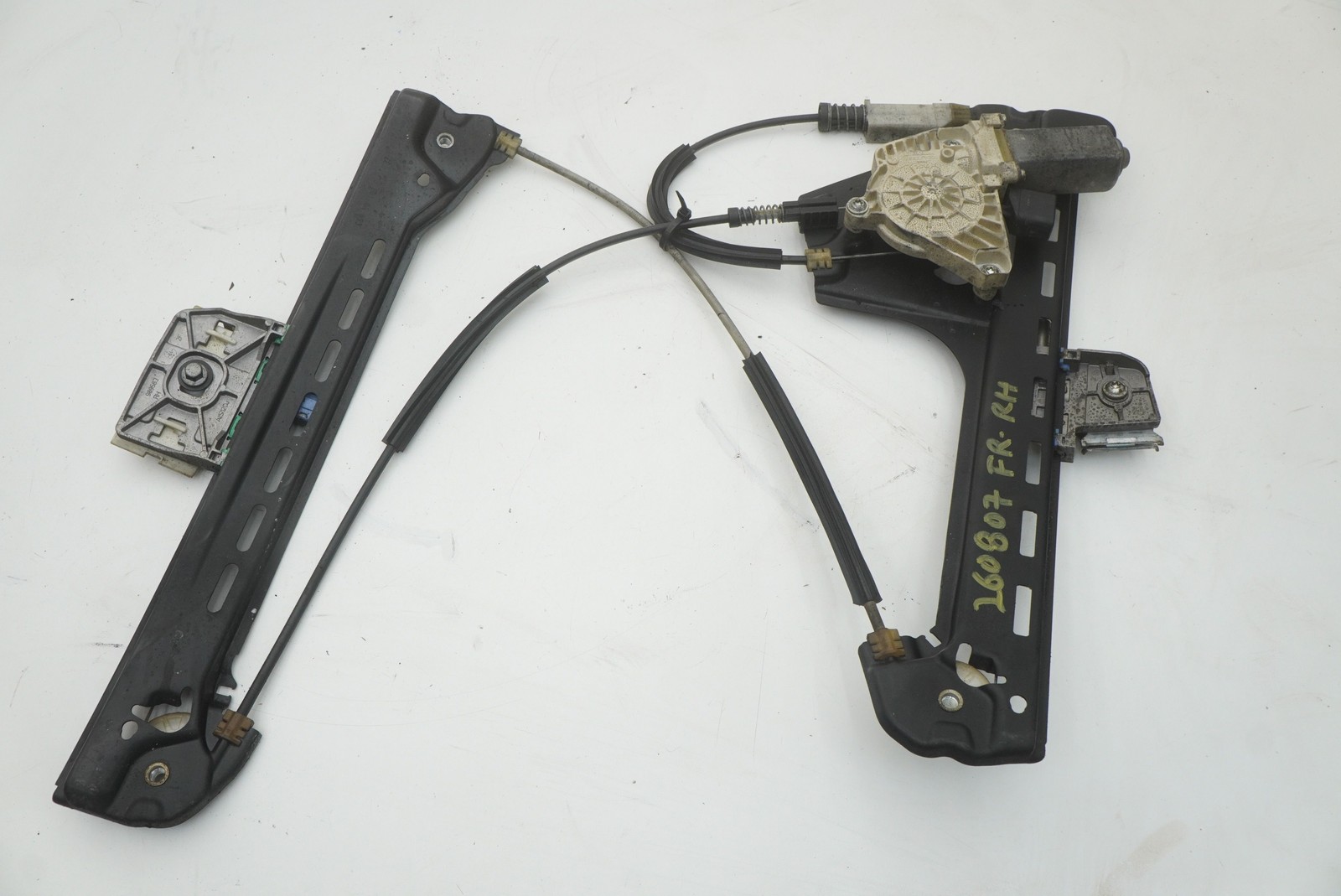 McLaren 720S Front Right Window regulator P/N 14AA379CP