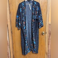 Coco  Carmen Floral Patterned kimono in Blue black and red