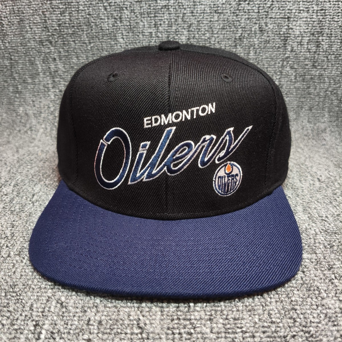 Mitchell & Ness Edmonton Oilers NHL Black Navy Flat Brim Script Hat