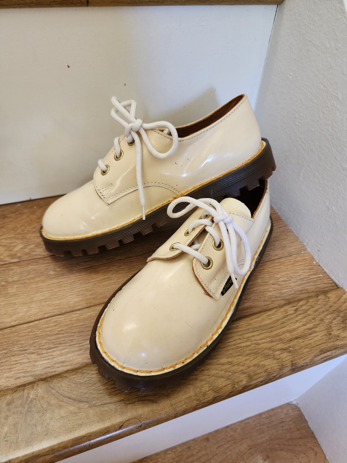 SAOLA RARO VINTAGE Dr. Martens CREAM OXFORDS taglia 12 5 bambino made in England MAI INDOSSATO