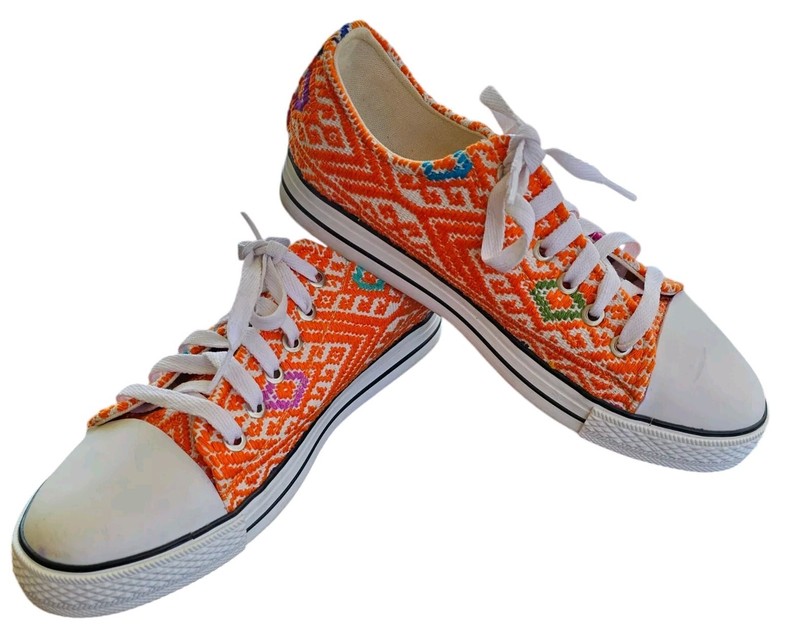 Eclectic Array Sz 7 Orange Embroidered Artisan Lace-up Sneakers Retails $170 Euc