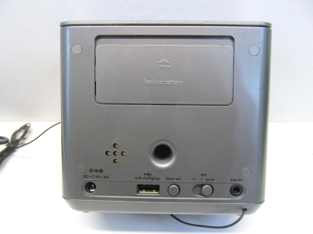 IHome IHome Bluetooth Color Changing Dual Alarm FM Clock Radio With Speakerphone And USB - View #7