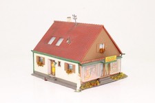 Kibri 8064 H0 Wohnhaus mit Bäckerei Maier fertig aufgebaut