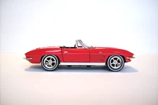 Signature Models 1963 Chevy Corvette Convertible, 1/32, Very Near Mint - Mint!