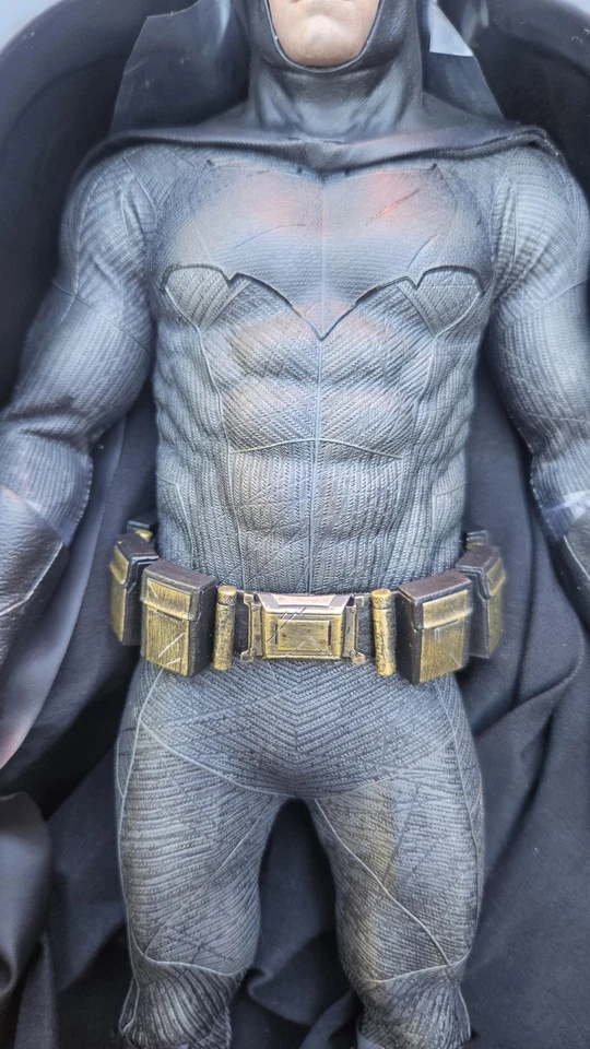 Hot Toys BVS Dawn of Justice Batman Francotirador Riffle Tech Capucha MMS342 Foto 2 de 4