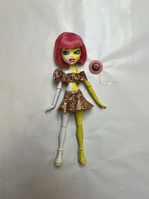 Bratzillaz Bratz Switch-A-Witch 2st Edition doll switch a witch single pack 2013