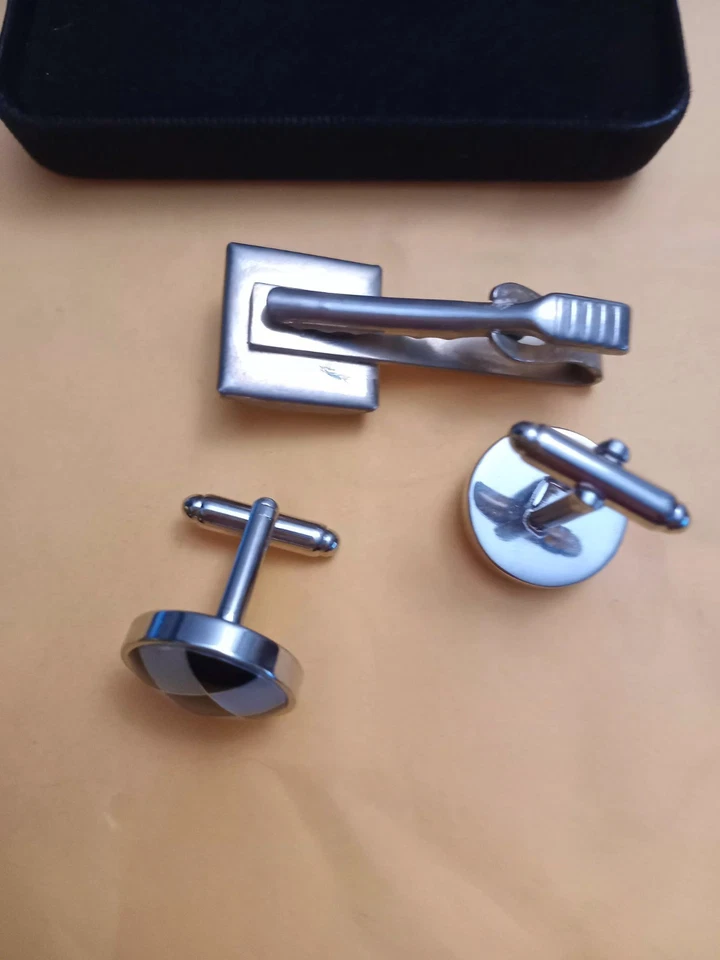 brazalete y corbata vintage antiguo color blanco negro Foto 2 de 3