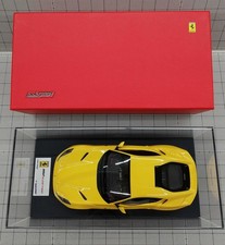 LookSmart Ferrari 812 SUPERFAST ena Yellow 1/18 Scale Car