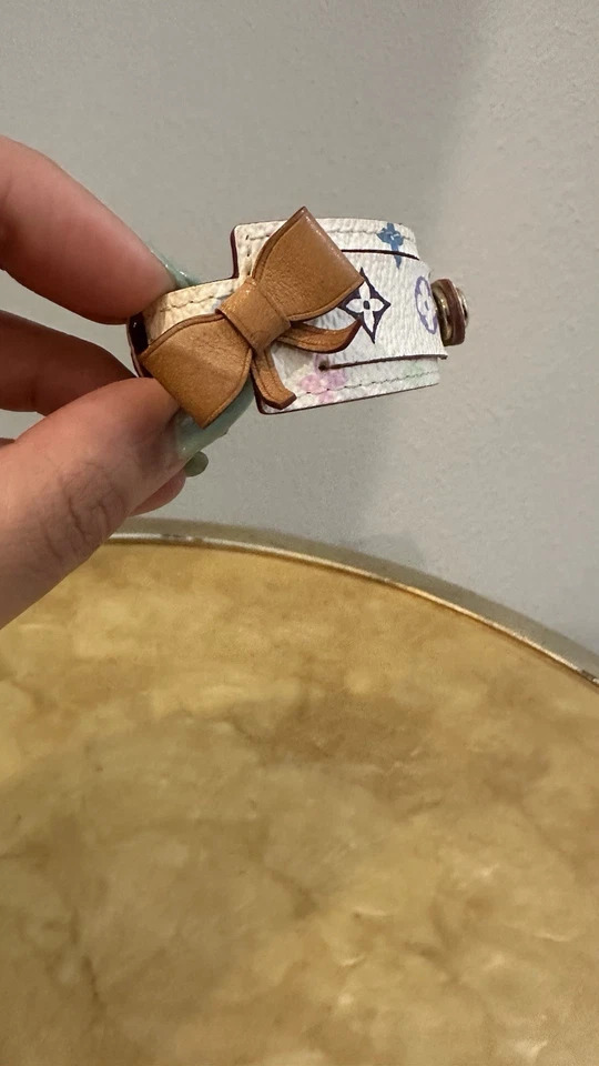 Pulseira de identificação Louis Vuitton x Murakami branca multicolorida com caixa - Imagem 4 de 4