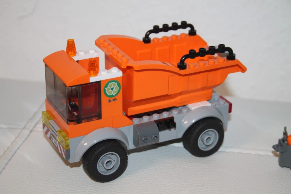 LEGO City 60220 Garbage Truck, Foto 4 von 5