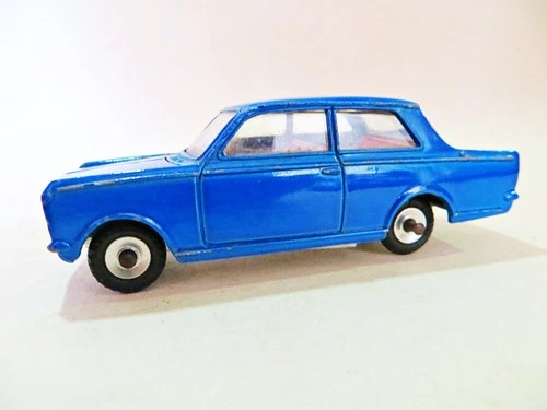DINKY 136 'VAUXHALL VIVA' DARK BLUE. COMPLETE. VINTAGE. ORIGINAL. VGC.