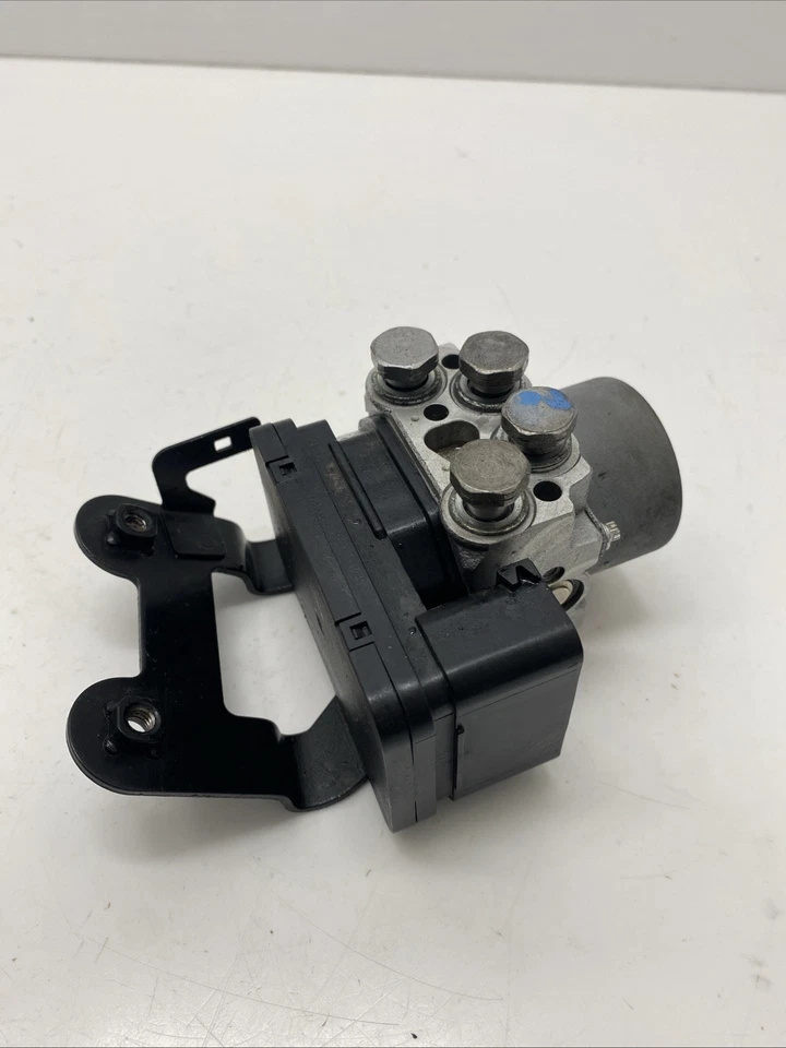 ♻️ Triumph Tiger 660 Sport 2021 - 2025 ABS Pump Controller ♻️ - Image 2 of 4