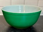 Pyrex Primary Green Mixing Nesting Bowl #403 Vintage 2 1/2 Qt USA