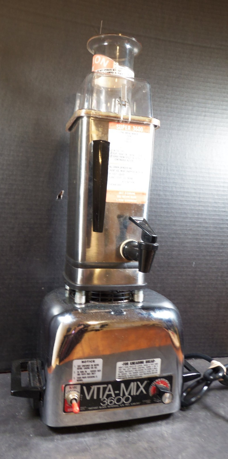 Vintage VitaMix Mixer 3600 with Action Dome & Spigot Juicer 