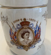 QUEEN ELIZABETH II CORONATION COVERED GINGER JAR SANDLAND WARE ENGLAND