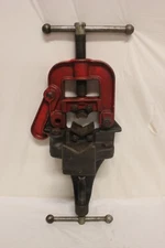 RIDGID B-Y-2 1/2 Yoke Pipe Bench Vise 1/8” To 2-1/2" Great Condition w/ Clamp L1