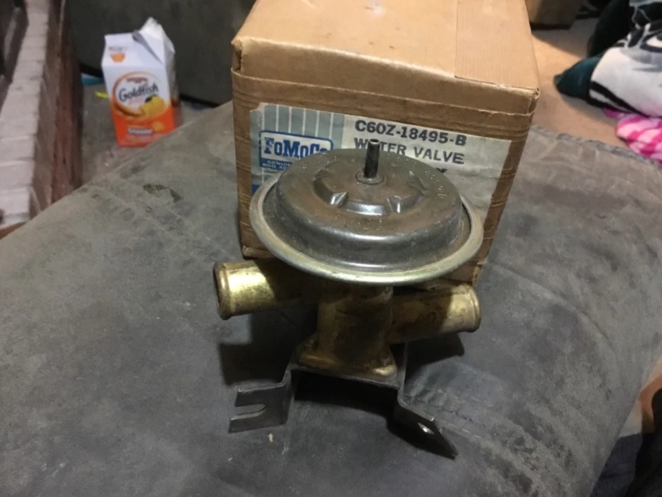 NOS 1966 福特 FAIRLANE 空气调节热水控制阀 — 第 2/4 张图片