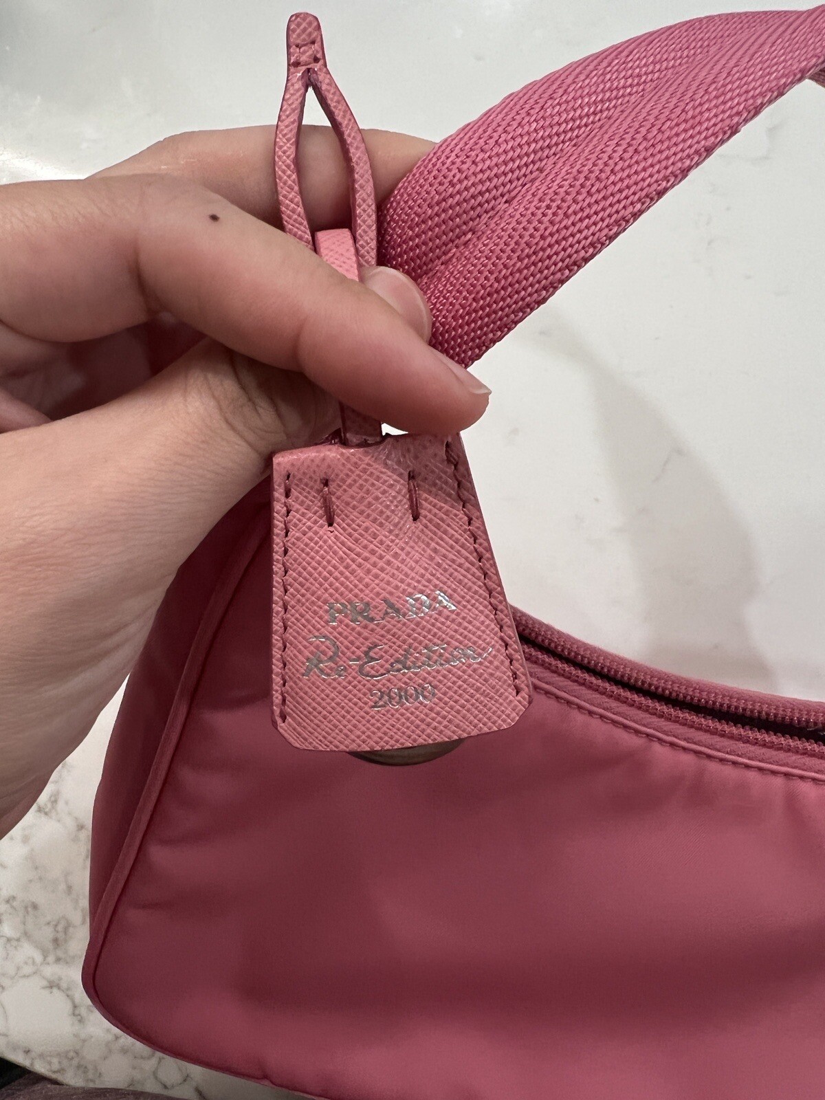 Authentic Prada Reedition 2000 Nylon Shouler Bag Pink Gem